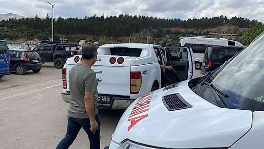 Hazar Gölü'nde gezi teknesi battı: 7 kişi kurtarıldı