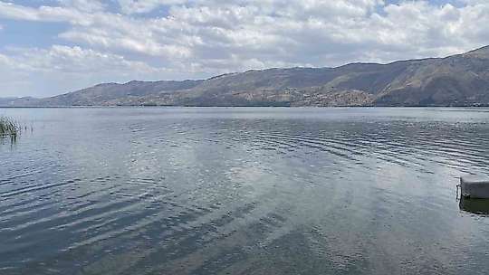 Hazar Gölü'nde gezi teknesi battı: 7 kişi kurtarıldı
