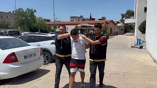 Hırsız aracı soydu, kuzeni kendini memur olarak tanıtıp sürücüye