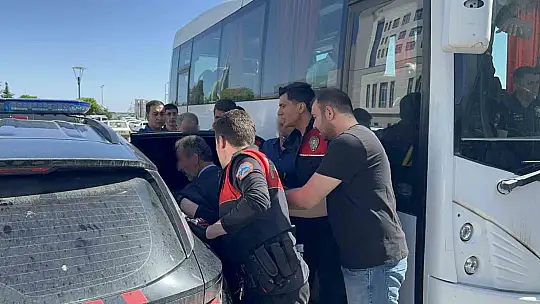 Husumetli aileler birbirine girdi: 5 yaralı, 15 gözaltı