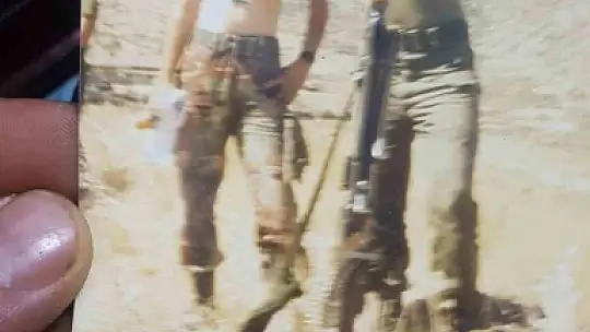 İki ayağını kaybetti, güvercinlerle hayata bağlandı