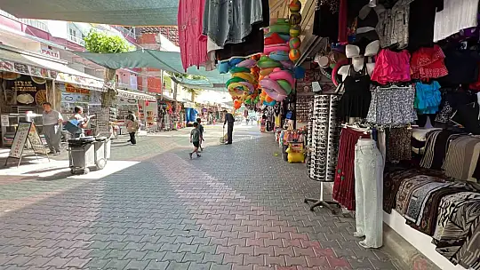Ilıca Kaplıcaları yaz sezonunda ziyaretçilerini ağırlıyor