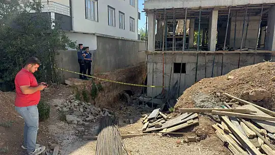 İnşaattan düşen kalıp ustası hayatını kaybetti