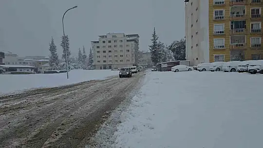 İslahiye'de kar etkili oluyor