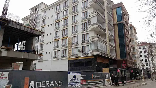 İstinat duvarı çöken bina havadan görüntülendi