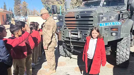 Jandarma, öğrencilere yerli savunma sanayiyi anlattı