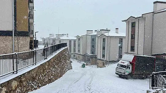 Kahramanmaraş'ta 61 yol ulaşıma kapandı