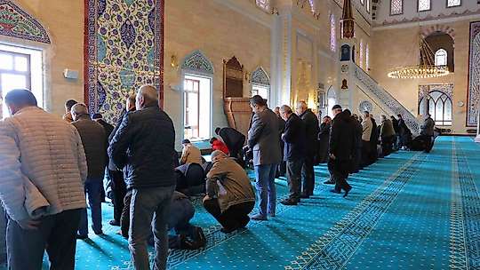 Kahramanmaraş'ta Abdülhamid Han Camii'nde Sakal-ı Şerif ziyarete açıldı