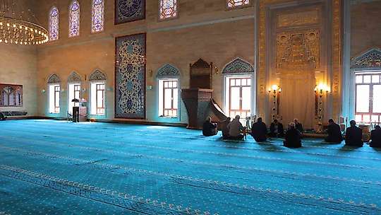 Kahramanmaraş'ta Abdülhamid Han Camii'nde Sakal-ı Şerif ziyarete açıldı
