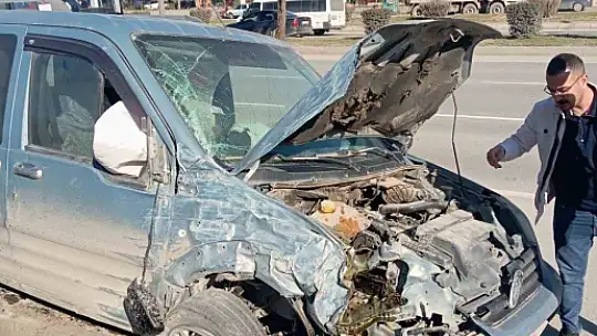 Kahramanmaraş'ta aracın çarptığı halk otobüsü devrildi: 13 yaralı