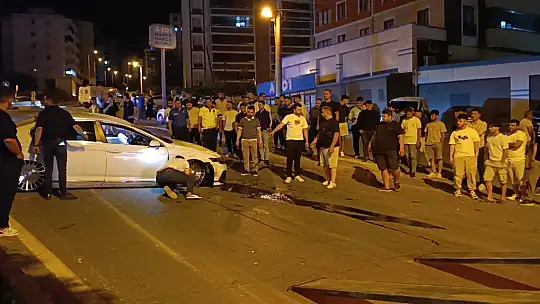 Kahramanmaraş'ta hafif ticari araçla çarpışan otomobil takla attı: 1 ağır yaralı