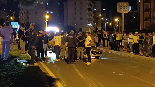 Kahramanmaraş'ta hafif ticari araçla çarpışan otomobil takla attı: 1 ağır yaralı