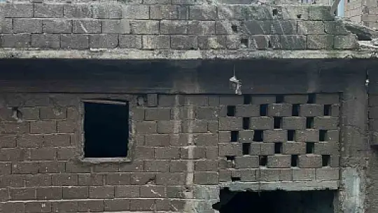 Kahramanmaraş'ta metruk ev çöktü