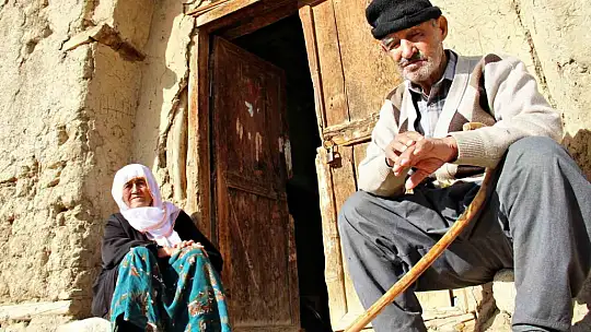 Kahramanmaraş'ta yıllara meydan okuyan evler görüntülendi