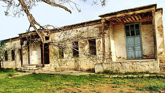 Kahramanmaraş'ta yıllara meydan okuyan evler görüntülendi