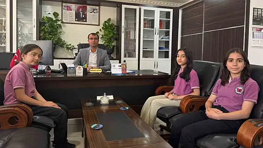Kahta'da dört öğrenci 500 tam puanla Türkiye birincisi oldu