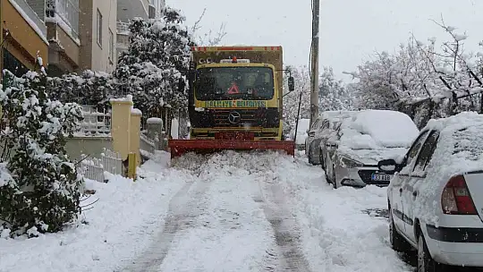 Karlı havada sıcak çorba ikramı