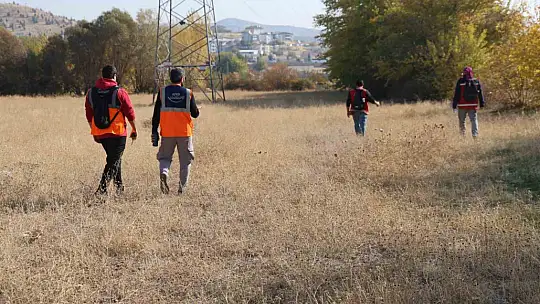 Kaybolan otizmli çocuk, termal dronlarla aranıyor