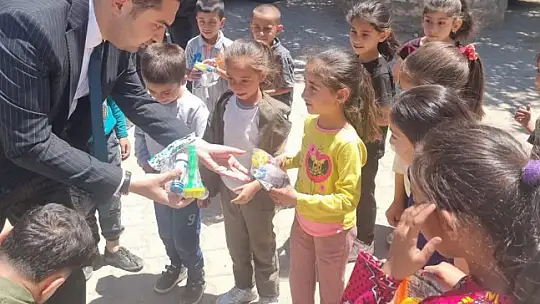 Kaymakam Seyhan Gedikli ve Karaburun köylerini ziyaret etti