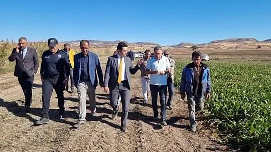 Kaymakam Seyhan, şeker pancarı hasadına katıldı