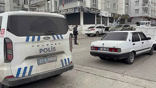Kaza sonrası savrulan otomobil 4 yaşındaki çocuğa çarptı