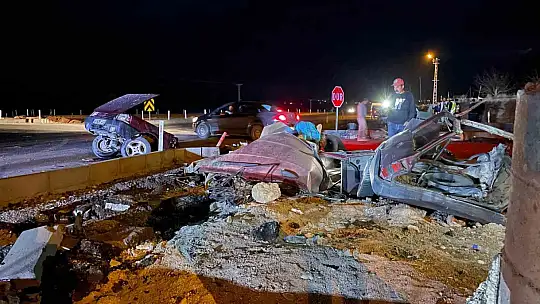 Kazada Fiat Tofaş ikiye ayrıldı: 2 yaralı