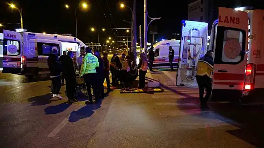 Kazaya karışan sürücü aracı bırakıp kaçtı: 3 yaralı