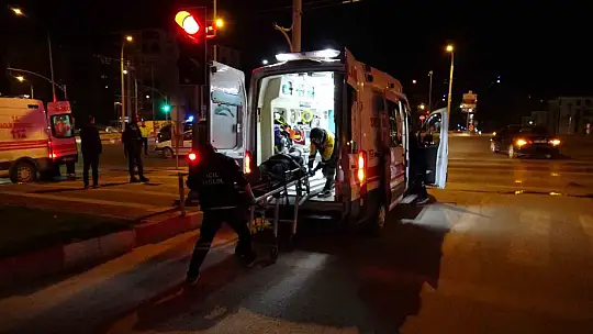 Kazaya karışan sürücü aracı bırakıp kaçtı: 3 yaralı