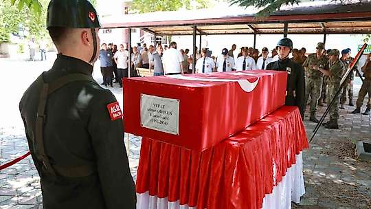 Kıbrıs Gazisi Adnan Coşkun son yolculuğuna uğurlandı