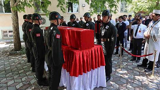 Kıbrıs Gazisi Adnan Coşkun son yolculuğuna uğurlandı