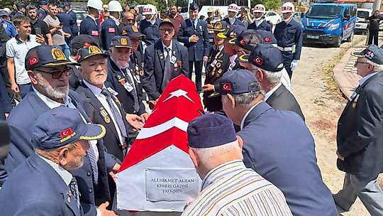 Kıbrıs Gazisi Ali Hikmet Altan son yolculuğuna uğurlandı