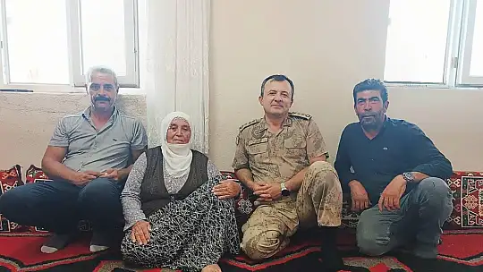 Kıdemli Albay Hikmet Uz, şehit aileleriyle bir araya geldi