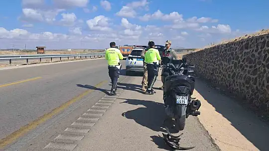 Kilis-Gaziantep karayolunda motosiklet kazası: 2 yaralı