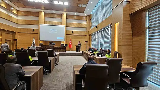 Kilis'te hafriyat taşıyan araçlara yönelik eğitim verildi