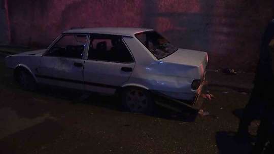 Kilis'te husumetli ailelerin kavgasında otomobil dehşeti: 2 yaralı