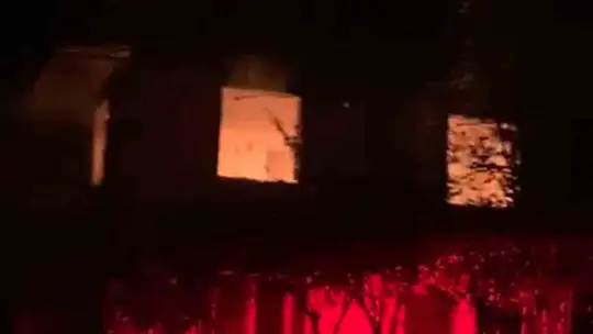 Kiracısının ölümüne neden olan ev sahibinin evi yandı