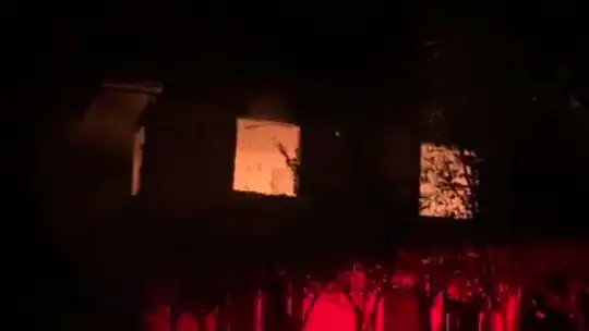Kiracısının ölümüne neden olan ev sahibinin evi yandı