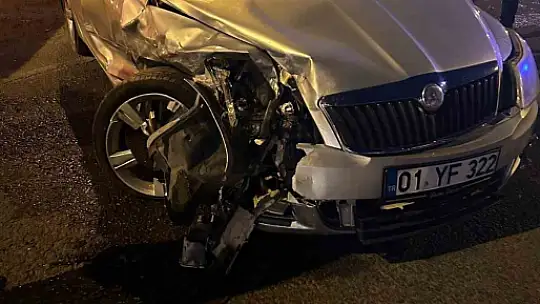Kırmızı ışıkta geçen otomobil, araca çarptı: 5 yaralı