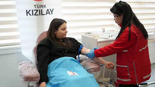 Kızılay'a 3 milyonuncu kan bağışı Gaziantep'ten