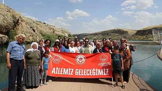 Kızılin Vadisi'nde 'Ailemiz, geleceğimiz' pankartı açıldı