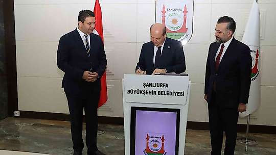 KKTC eski Cumhurbaşkanı Tatar Şanlıurfa'da