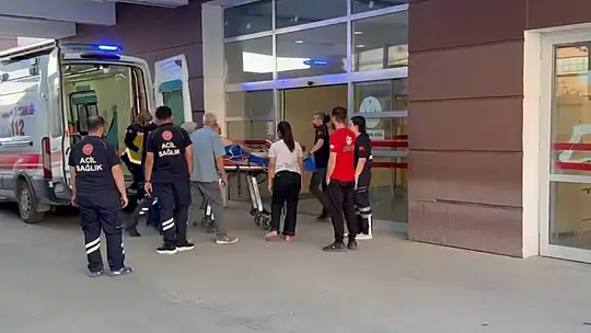 Komşular arasında bıçaklı kavga: 1 ağır yaralı
