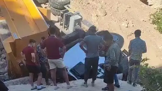 Kontrolden çıkan kamyon uçuruma düştü: 1 ölü
