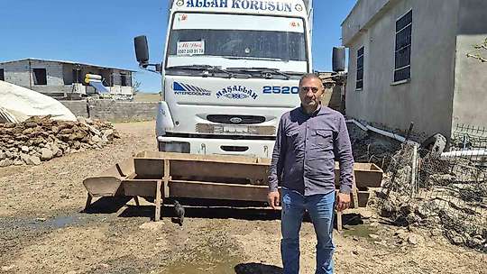 Kumru kamyona yuva yapınca, şoför kontağı kapattı