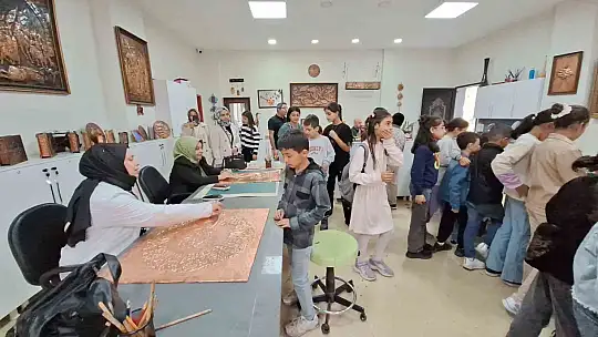 Kursiyer öğrencilerden engelli bireylere ziyaret