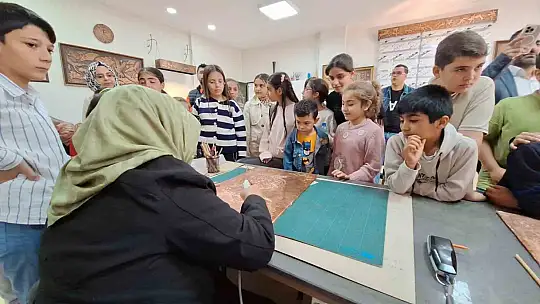 Kursiyer öğrencilerden engelli bireylere ziyaret