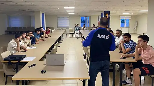 KYK'da kalan öğrenciler AFAD konusunda bilgilendirildi