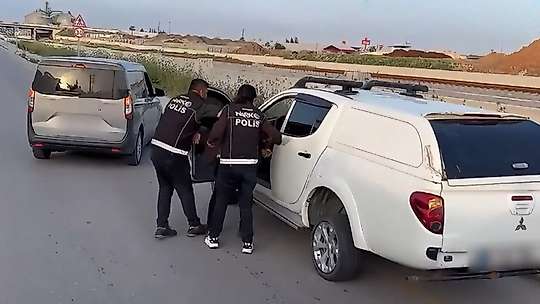 Lastiklere yapılan özel bölmeden 8 kilo 266 gram eroin çıktı