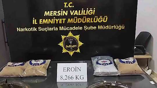 Lastiklere yapılan özel bölmeden 8 kilo 266 gram eroin çıktı