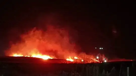 Madde bağımlılarının çıkardığı yangın evlere sıçramadan söndürüldü